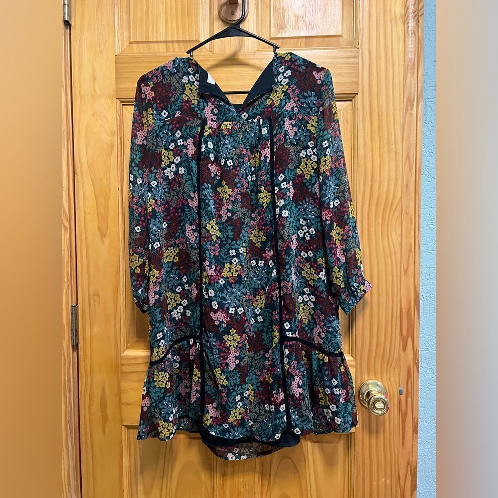 Loft size S petite floral dress with sheer sleeves - Picture 9 of 12